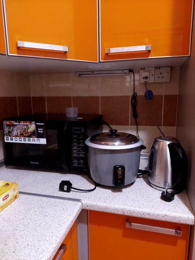 E&A Homestay Klia/ Sepang/ Nilai Екстериор снимка