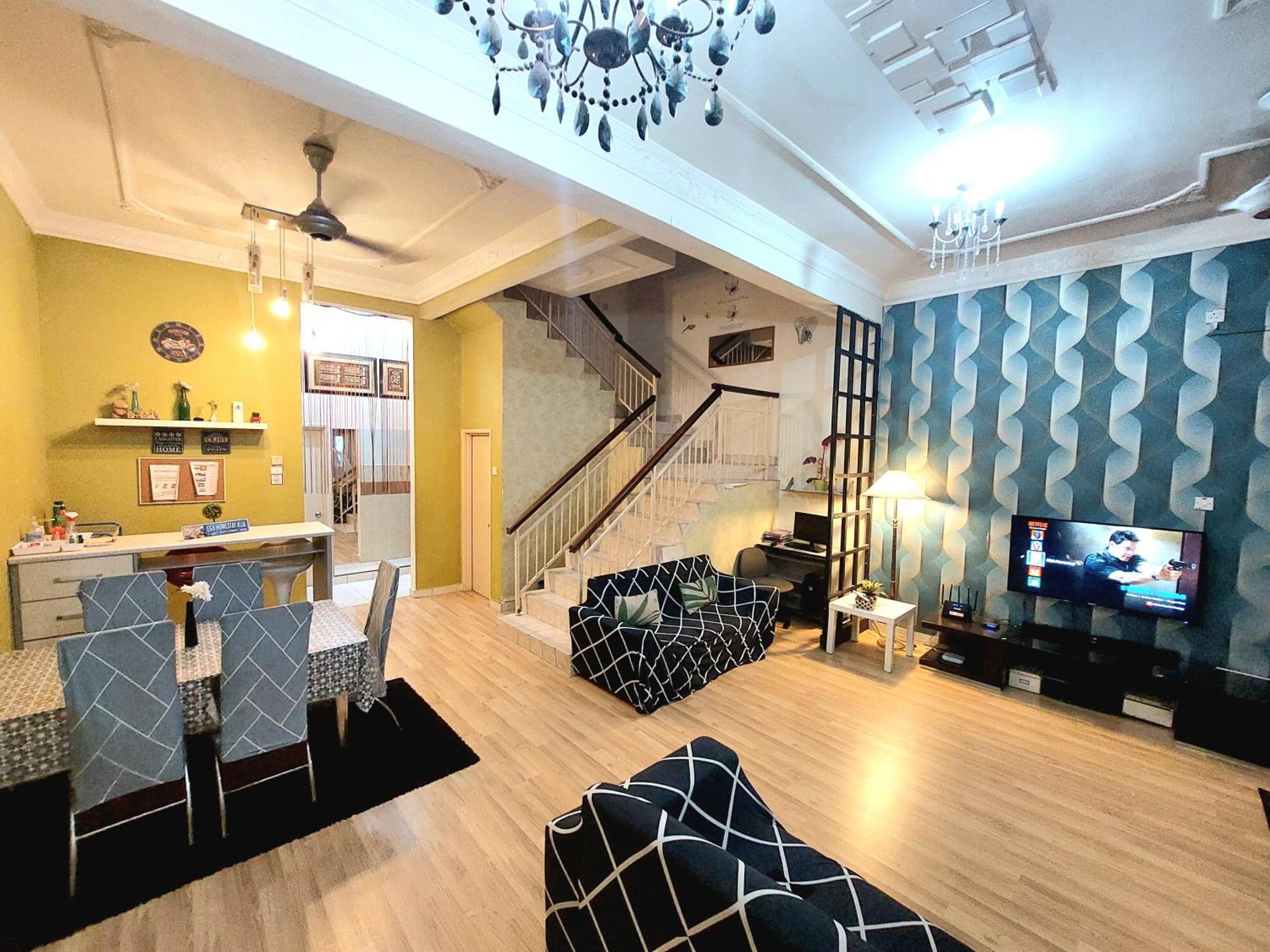 E&A Homestay Klia/ Sepang/ Nilai Екстериор снимка